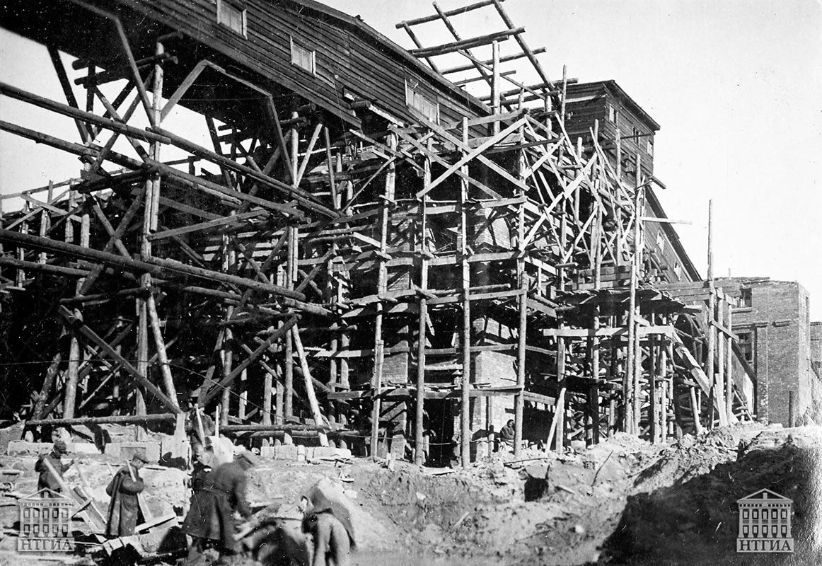 Вид Высокогорской аглофабрики. 1943 г. (НТГИА. Коллекция фотодокументов.Оп.1ФА.Д.31.Л.)