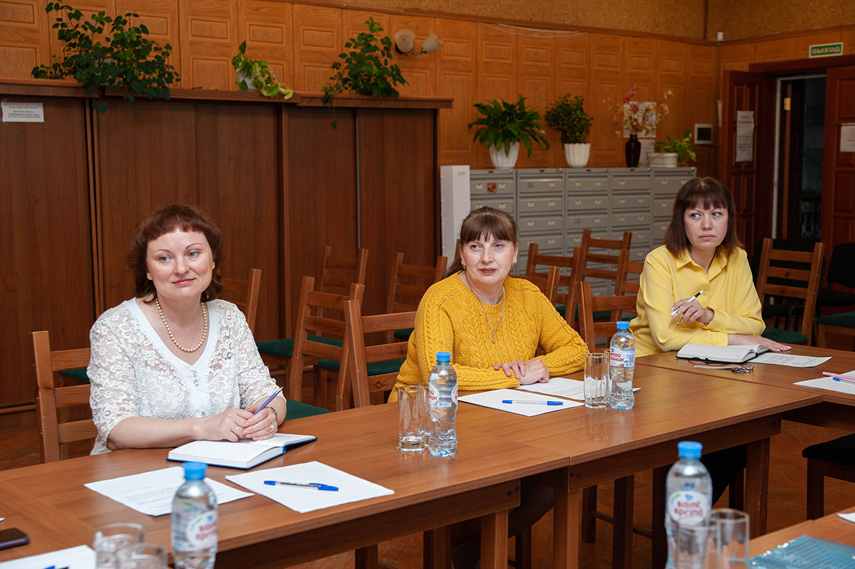 Участники Оргкомитета Управления архивами Свердловской области по подготовке к 300-летию города Нижний Тагил. 29 апреля 2021 года
