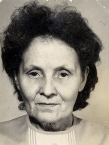 Хлопотова Лидия Еремеевна. Конец 1980-х гг. (НТГИА. Ф.624. Оп.1. Д.20. Л.2)