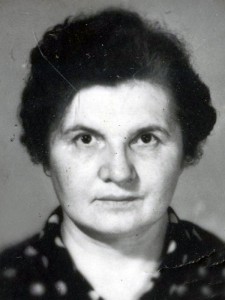 Фирстова Нина Александровна. 1970-е гг. (НТГИА. Ф.658. Оп.1. Д.5. Л.5)