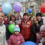 Коллектив Нижнетагильского городского исторического архива на демонстрации в честь празднования Дня Победы в Великой Отечественной войне. Нижний Тагил. 09.05.2015 год. Фото Т.А.Вязовой.