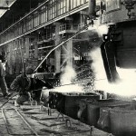 Розлив чугуна в кислородно-конверторном цехе Нижнетагильского металлургического комбината. 1960-е годы (НТГИА. Коллекция фотодокументов. Оп.1П. Д.1795) Розлив чугуна в кислородно-конверторном цехе Нижнетагильского металлургического комбината. 1960-е годы (НТГИА. Коллекция фотодокументов. Оп.1П. Д.1795)
