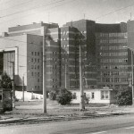 Здание «Тагилбанка» и государственной налоговой инспекции. 1990- е годы. Фото О. Благинина. (НТГИА. Коллекция фотодокументов. Оп.1П. Д.2399)