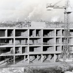 Фрагмент строительства здания Высокогорского рудоуправления; г. Нижний Тагил. 1968 год. Фото А.Л.Пичугина. (НТГИА. Коллекция фотодокументов.Оп.1П.Д.2949)
