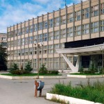 Здание Высокогорского рудоуправления по улице Фрунзе. 1996 год. Фото А.Л.Пичугина. (НТГИА. Коллекция фотодокументов.Оп.1П.Д.3022)