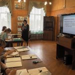 И. В. Злобина, начальник отдела по делам архивов Администрации города Нижний Тагил, в читально-экспозиционном зале НТГИА. 16.06.2017 г.