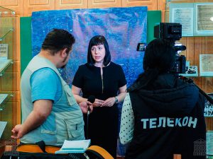 В.Е. Лаврова, ведущий архивист НТГИА, во время интервью телекомпании "Телекон". 20.08.2019 г. В.Е. Лаврова, ведущий архивист НТГИА, во время интервью телекомпании "Телекон". 20.08.2019 г.